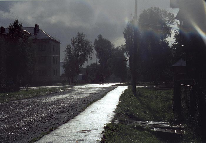 Дождь майской пеленой наполнил небо. Дождь звонкой пеленой наполнил небо. Rain.jpg.