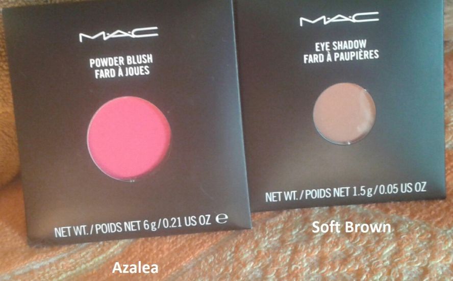 Softer shadows. Mac Yogurt тени. Mac Eye Shadow Fard a paupieres. Румяна сменный блок. Yoghurt Eyeshadow Mac.