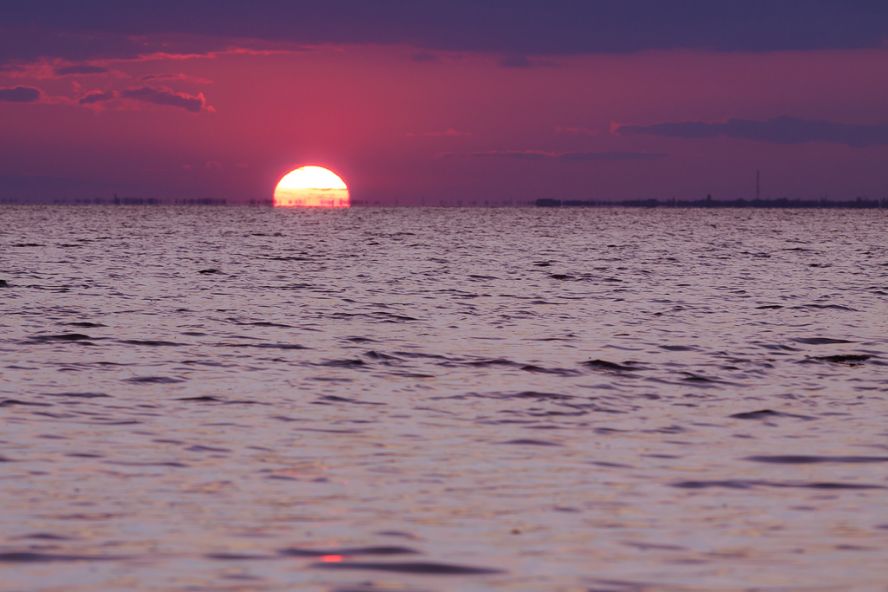 Здесь солнце. Гагарина на море.