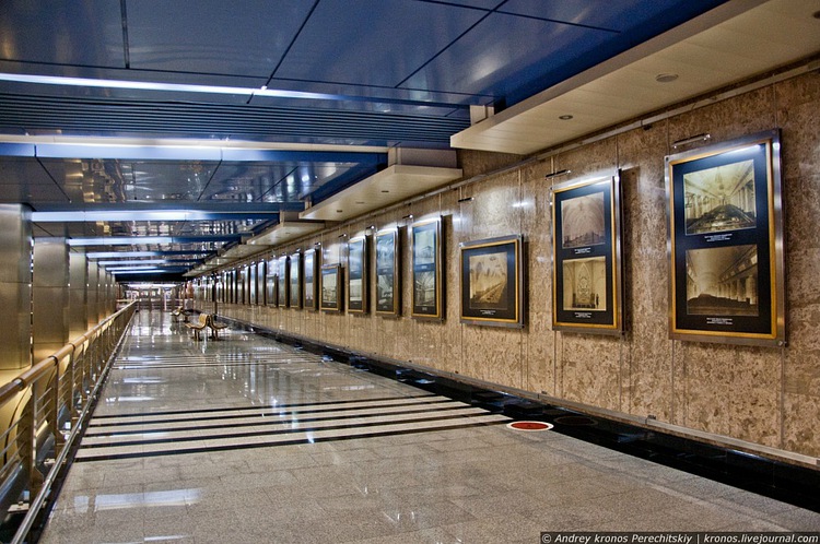 Выставка метро в москве. Московский метрополитен станция Выставочная. Станция метро Выставочная Москва. Галерея метро Выставочная. Галерея метро Москва.